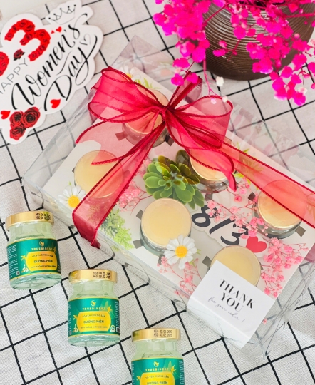 Set quà tặng yến 8/3 - 20/10